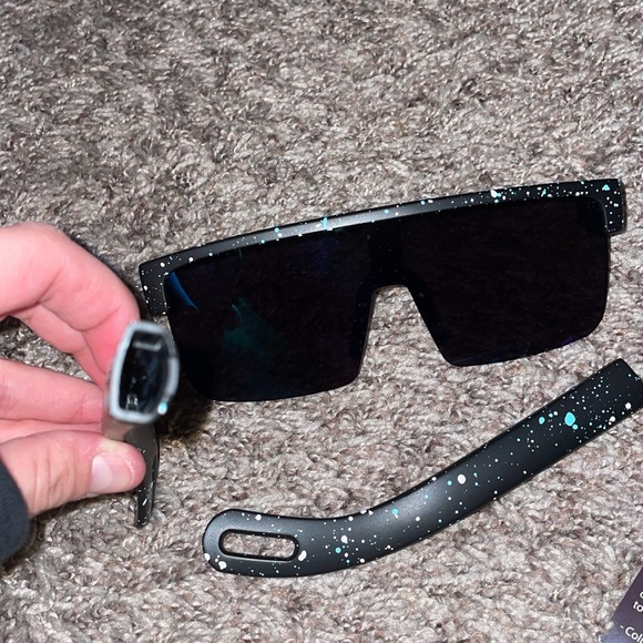 VICERAYS *whisper* STASH sunglasses - Picture 2 of 3